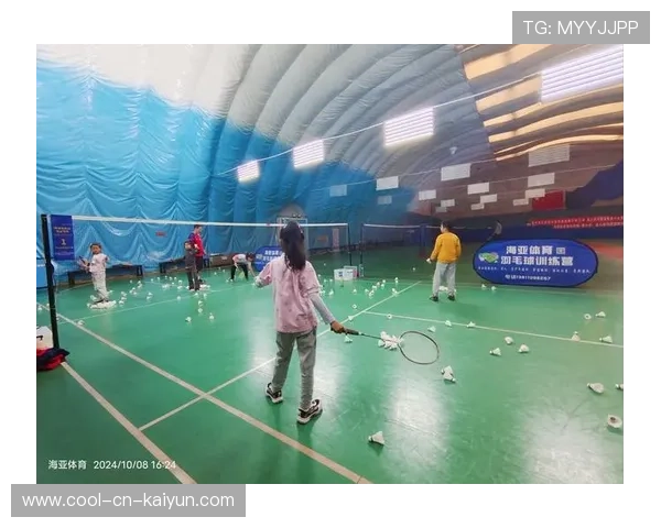 羽毛球训练营增设少儿基础体能训练模块，最新的少儿羽毛球培训模式